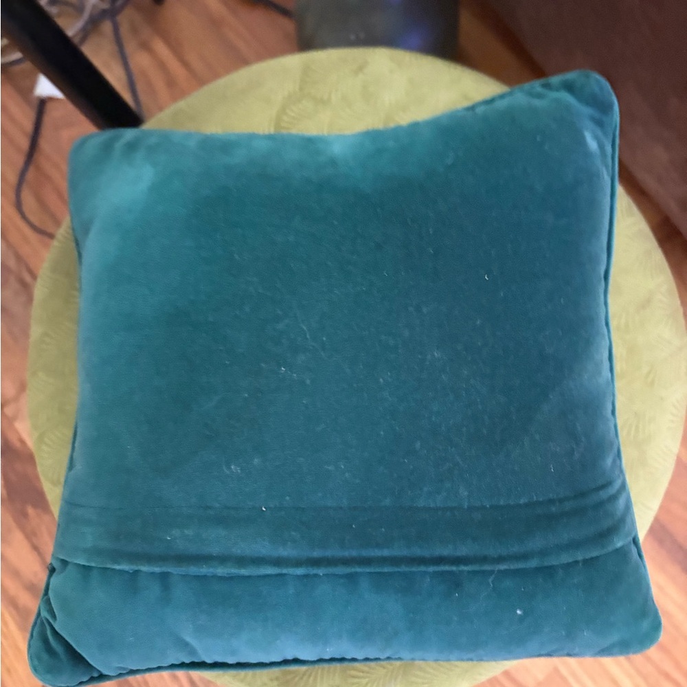 Waverly accent Pillow| green tapestry needlepoint size 8 by 8#homedecor#office - Picture 4 of 4